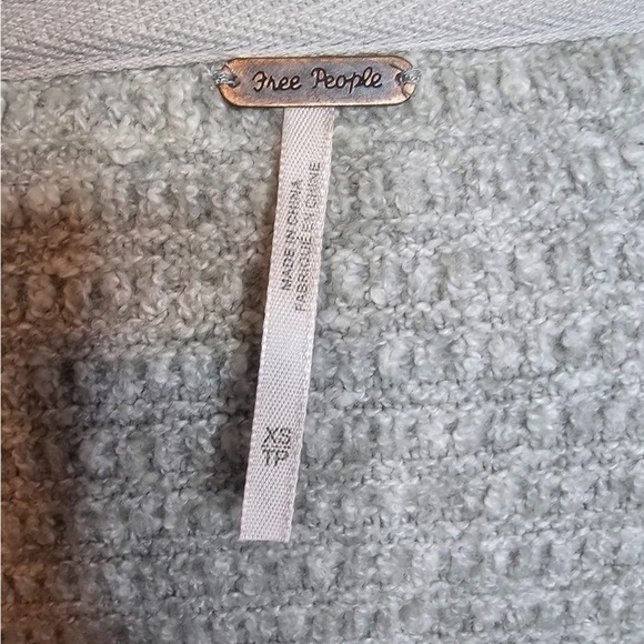 Free People gray sweater size XS. - Picture 5 of 5